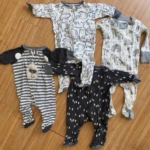4 Gerber Long Sleeve Onesies, Size 0-3 months